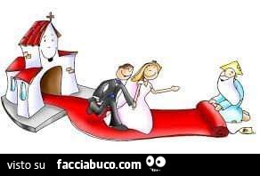 Sposi sul tappeto rosso
