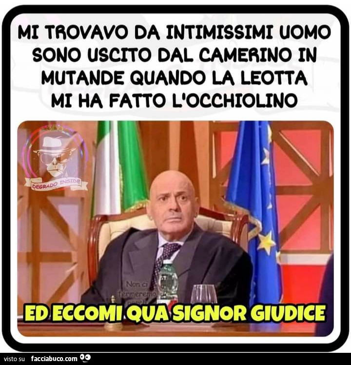 Mi trovavo da intimi ssimi uomo sono uscito dal camerino in mutande