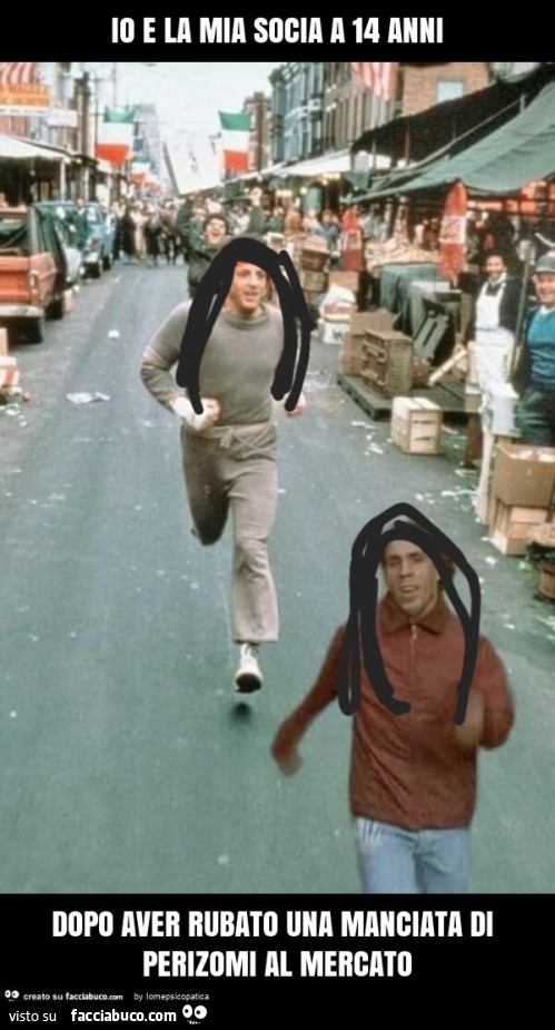Io e la mia socia a 14 anni dopo aver rubato una manciata di perizomi al mercato