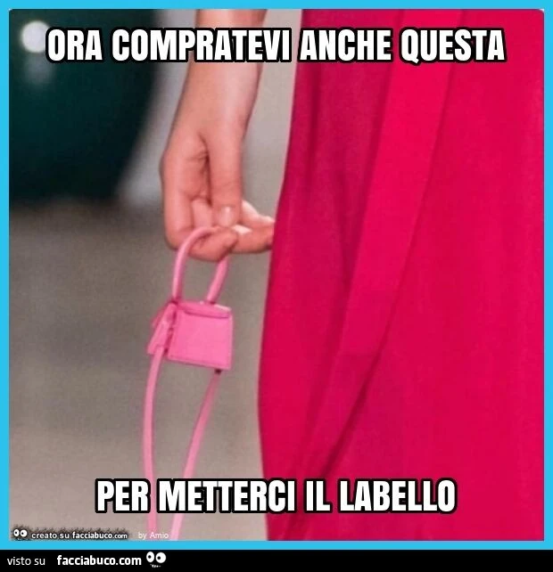 Ora compratevi anche questa per metterci il labello