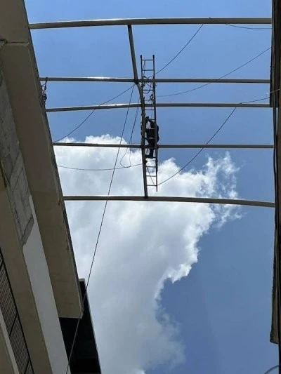 Scala e alta tensione in sicurezza